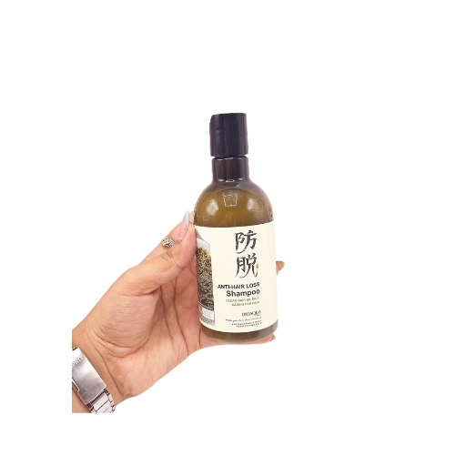 شامپو گیاهی رزماری بدون سولفات و ضد ریزش مو بیوآکوا